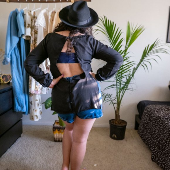 Vintage sheer long sleeve blouse, button open back - Picture 3 of 7